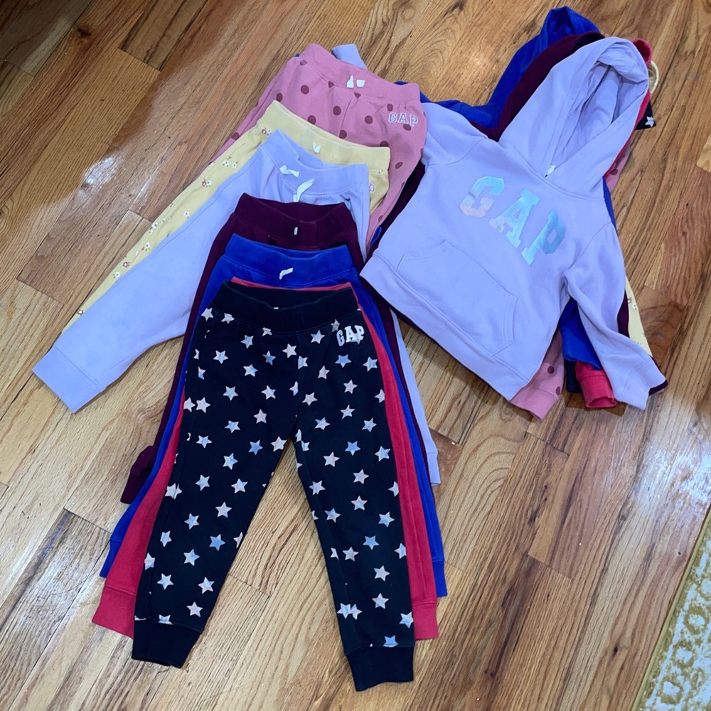 GAP Kids 5 yrs 14 pcs 7 sets Hoody w Pants  sweatsuit